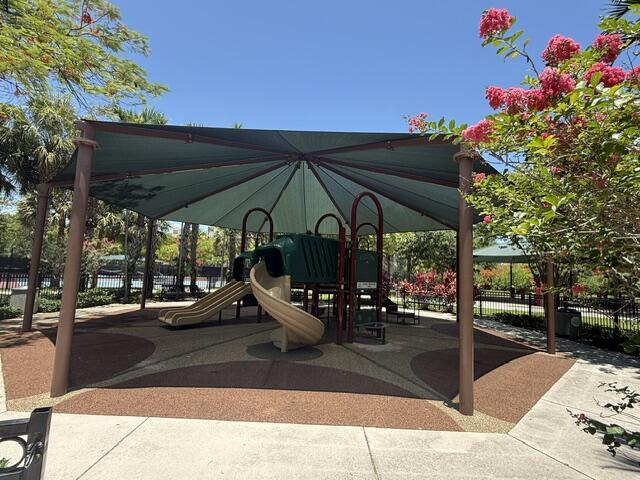 457 W PALM AIRE Drive 457