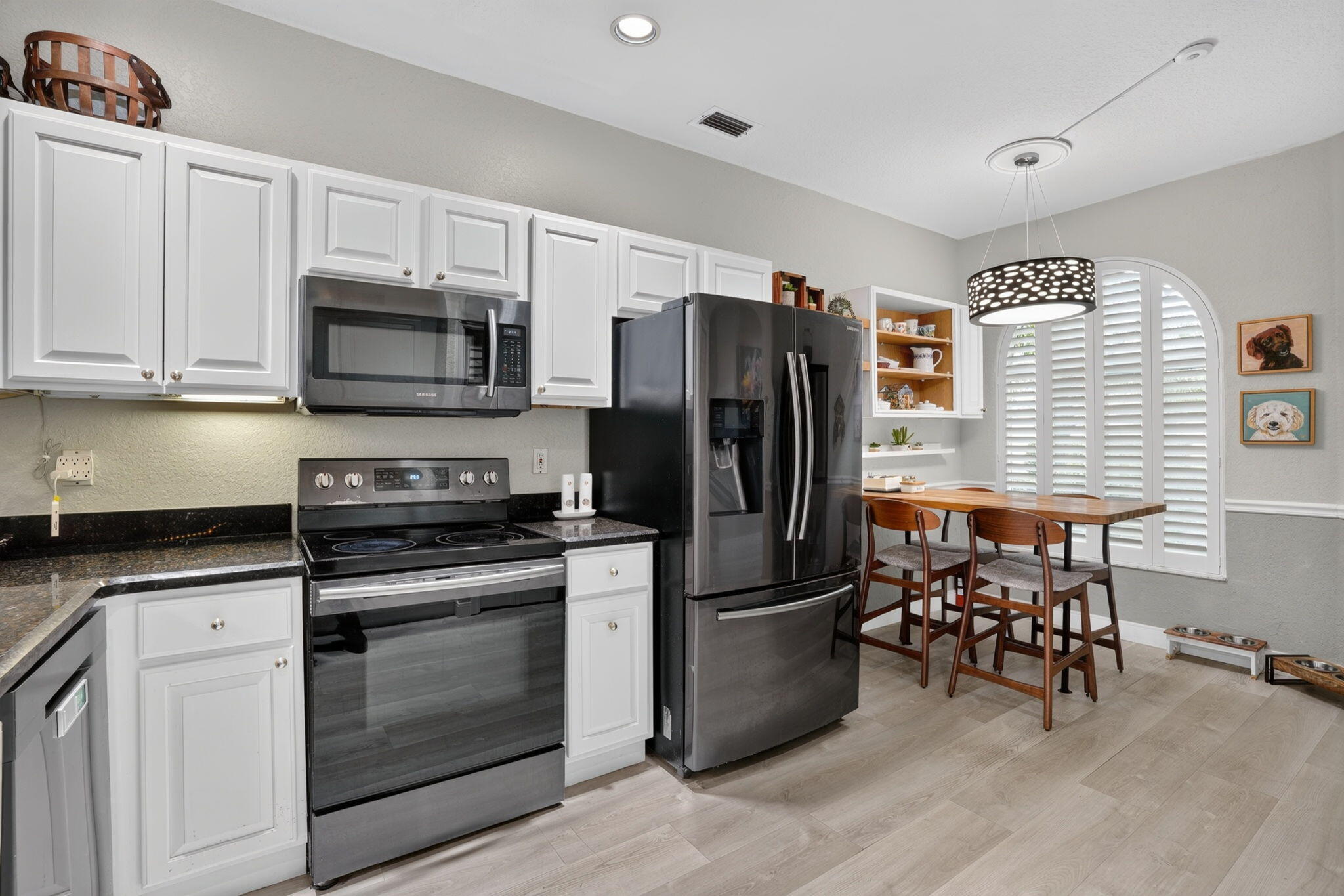 457 W PALM AIRE Drive 457
