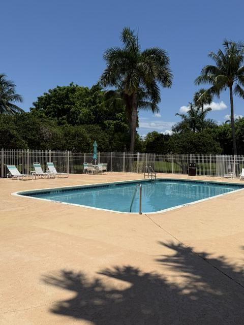 457 W PALM AIRE Drive 457