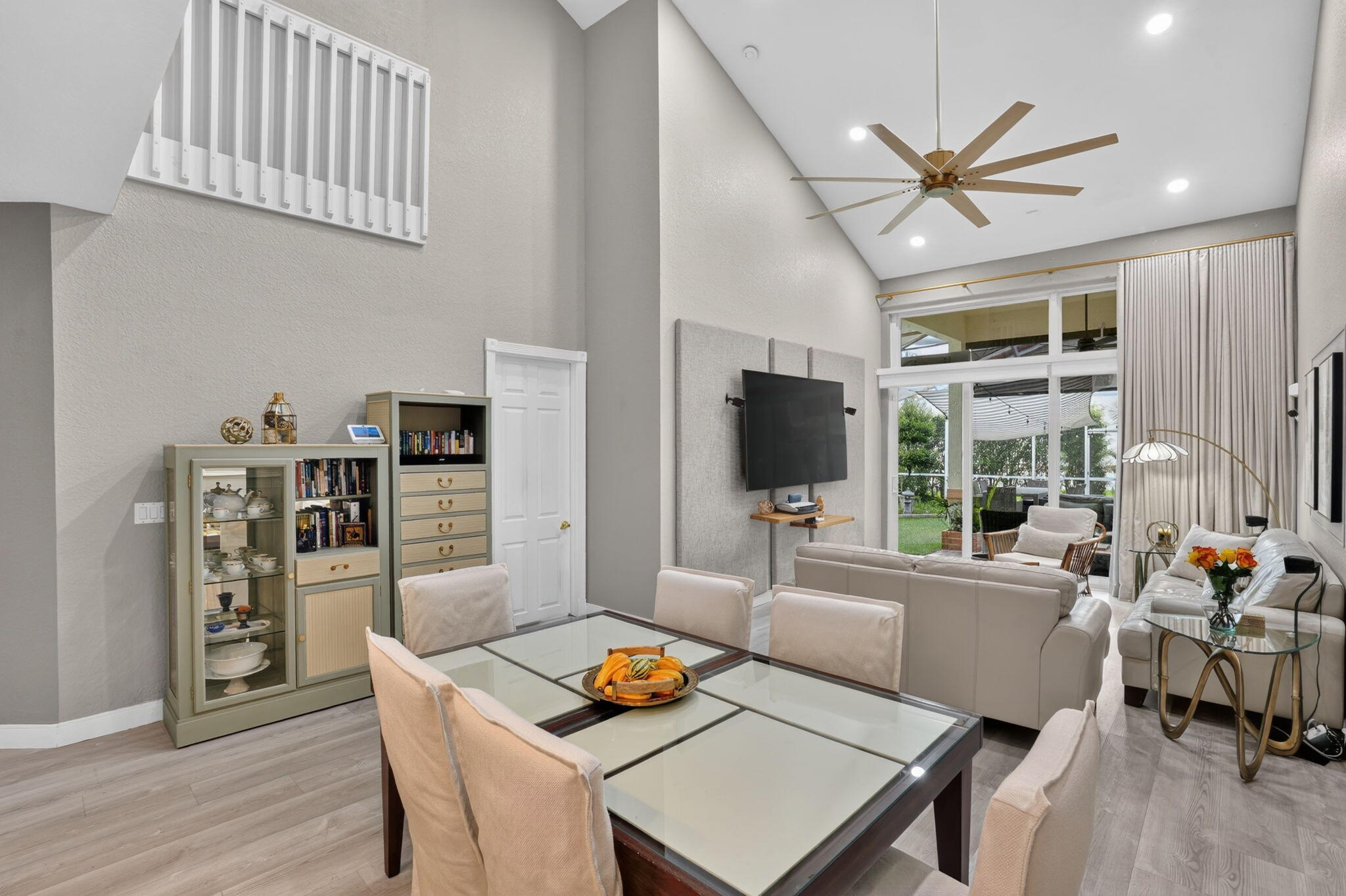 457 W PALM AIRE Drive 457