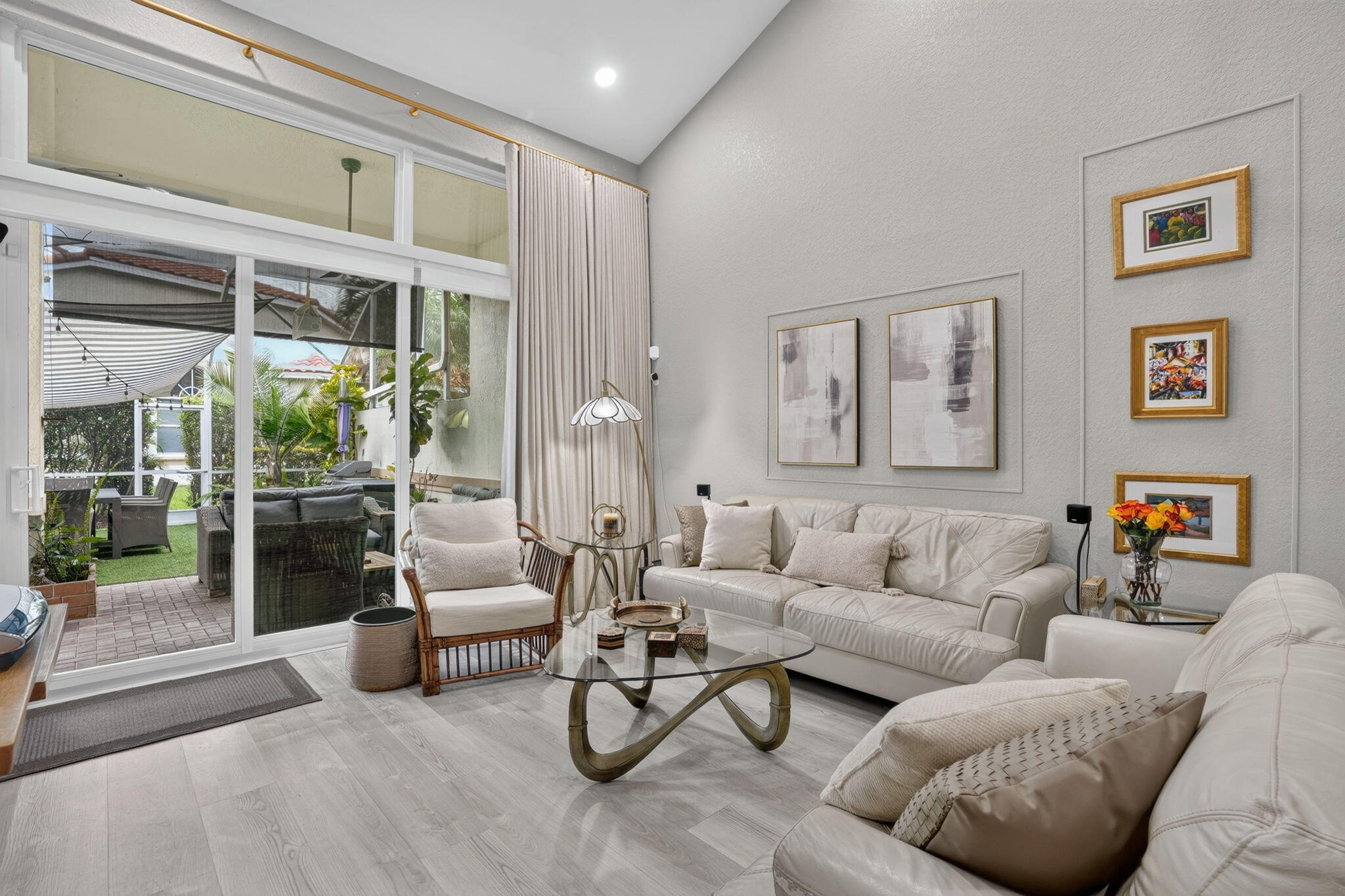 457 W PALM AIRE Drive 457