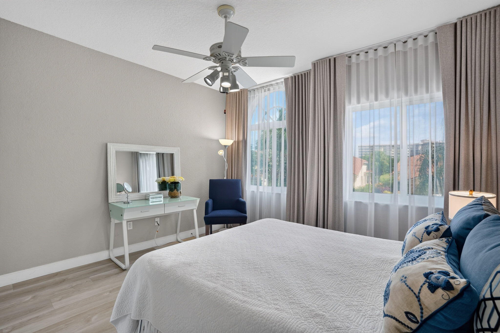 457 W PALM AIRE Drive 457