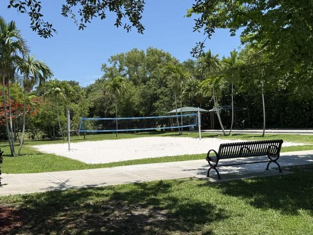 457 W PALM AIRE Drive 457