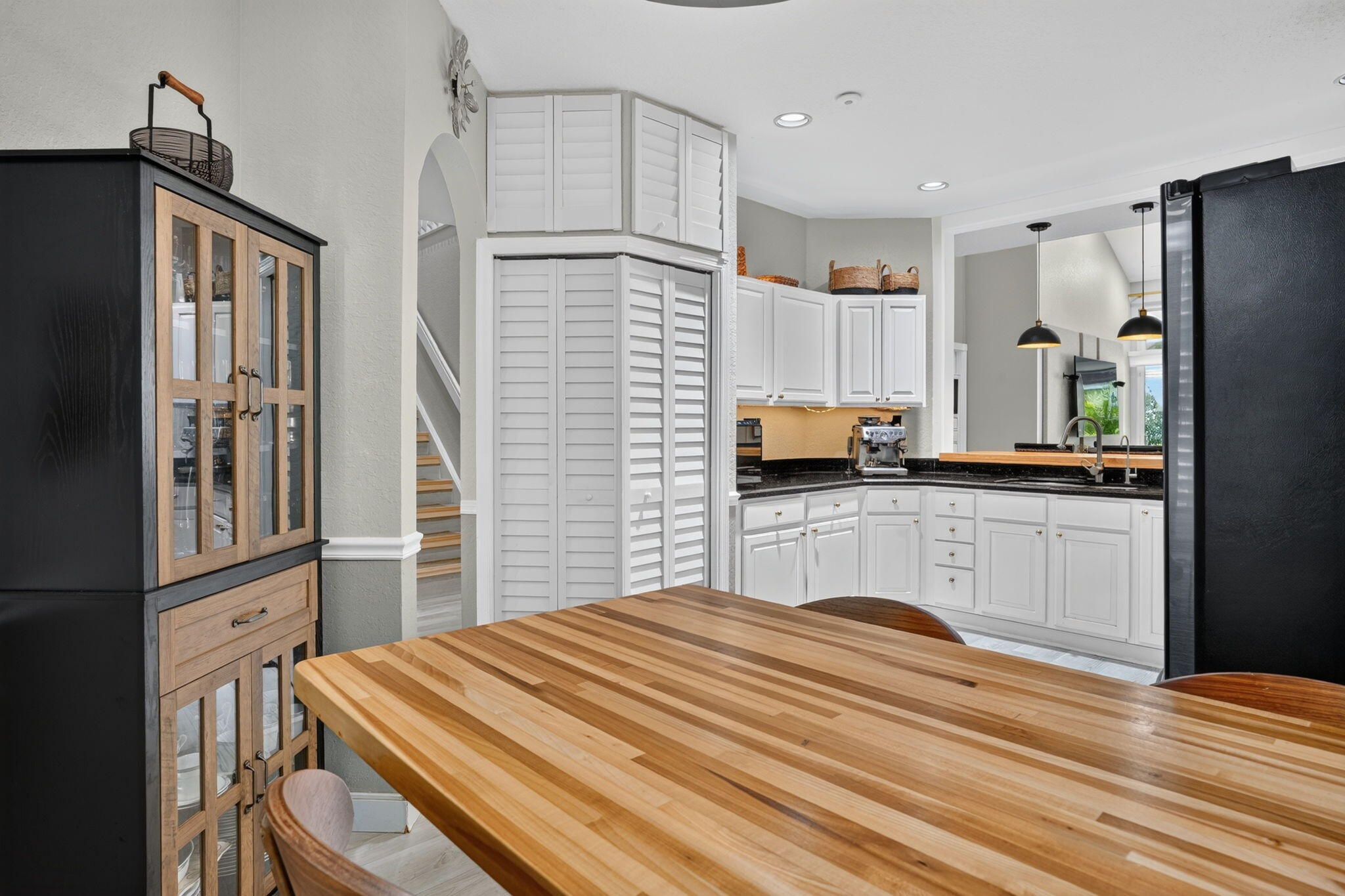 457 W PALM AIRE Drive 457