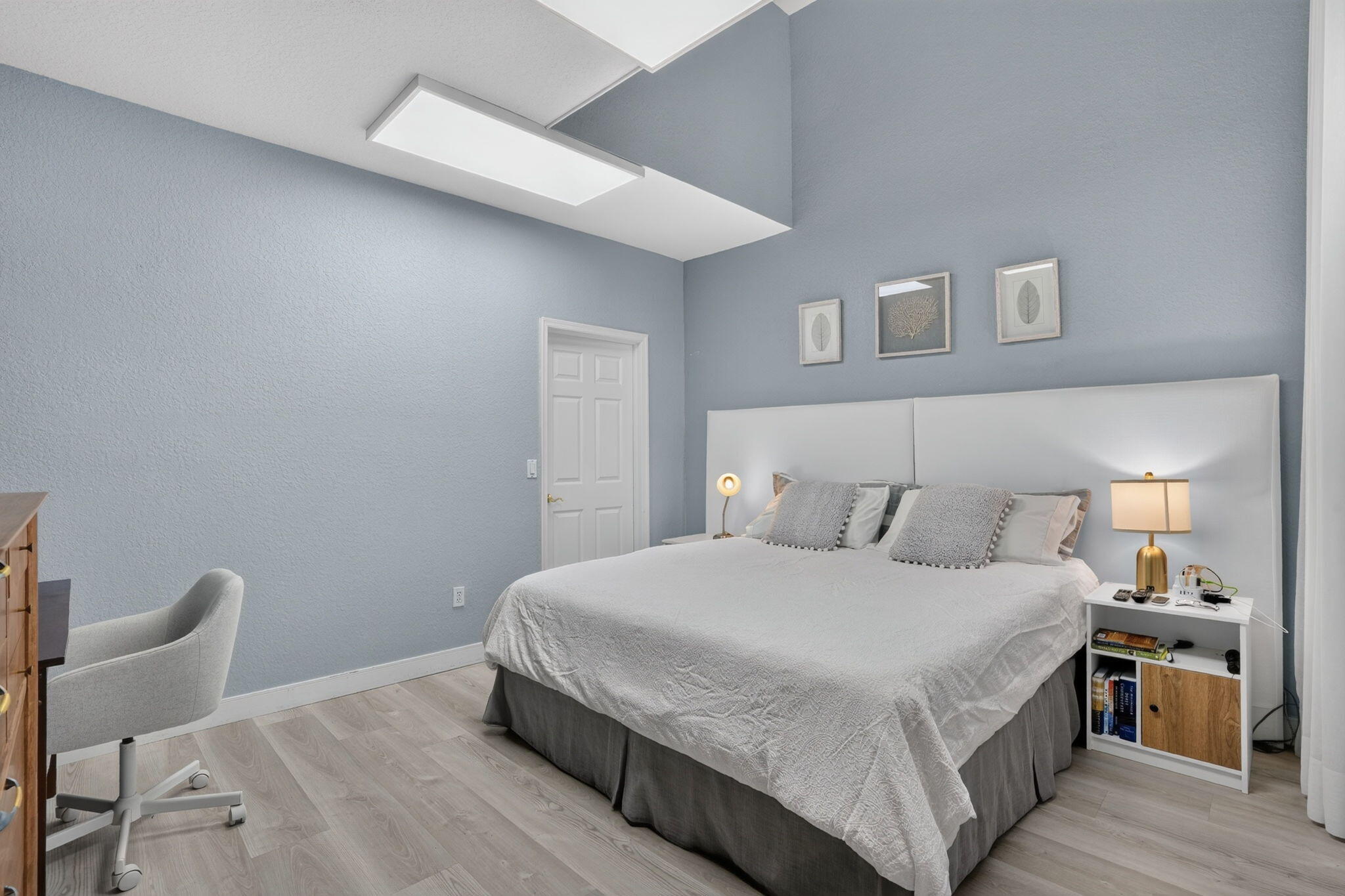 457 W PALM AIRE Drive 457