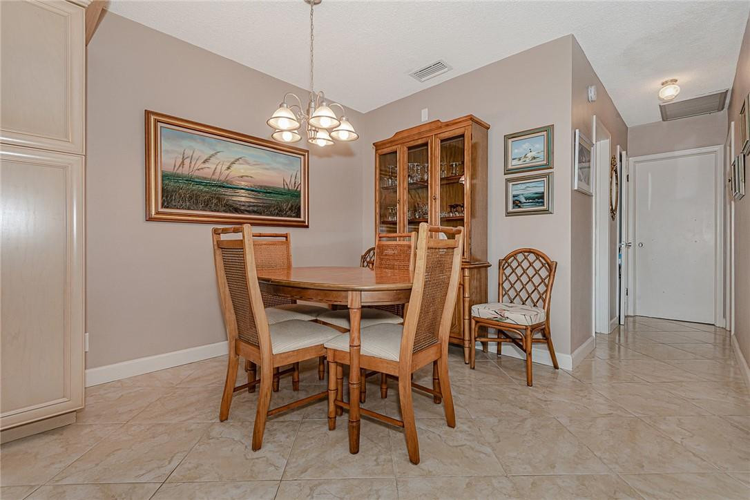 2100 NE 38th St Unit: 208