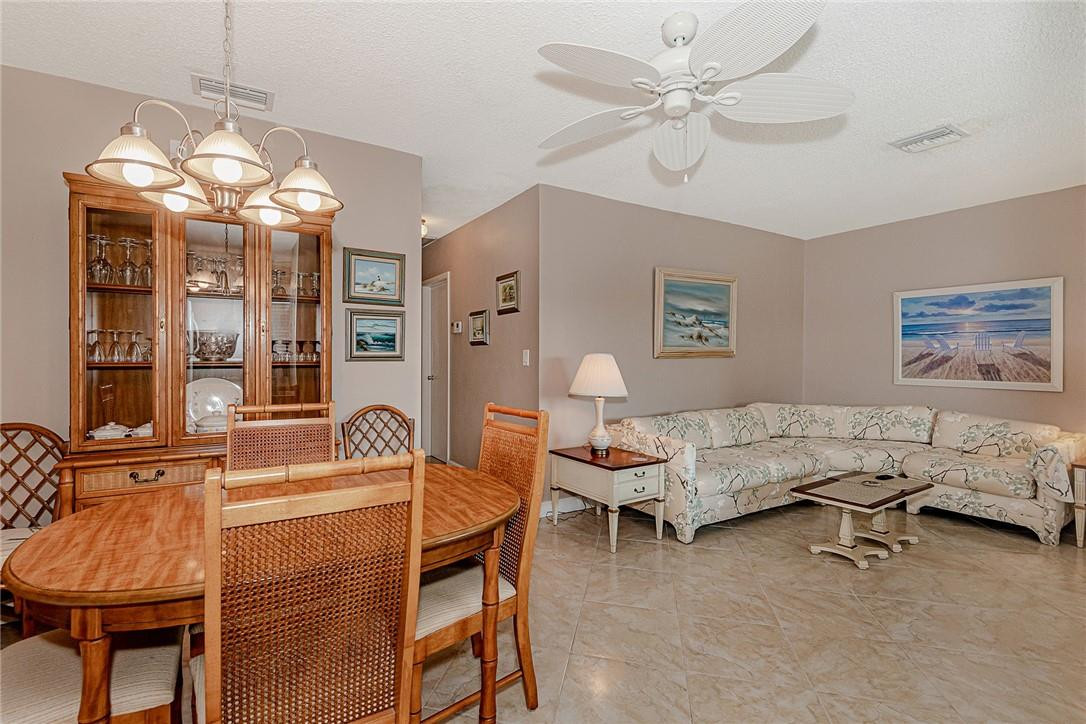 2100 NE 38th St Unit: 208