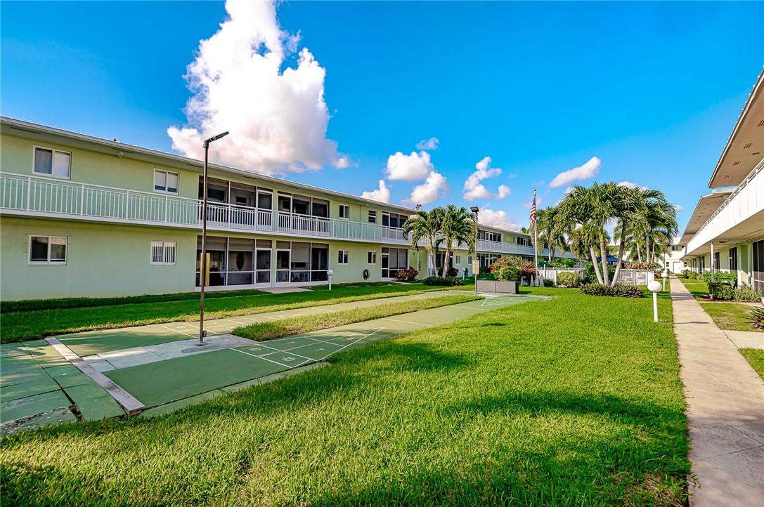 2100 NE 38th St Unit: 208