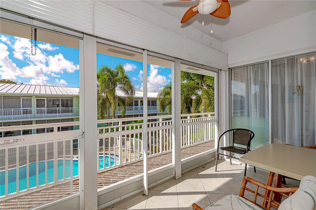 2100 NE 38th St Unit: 208