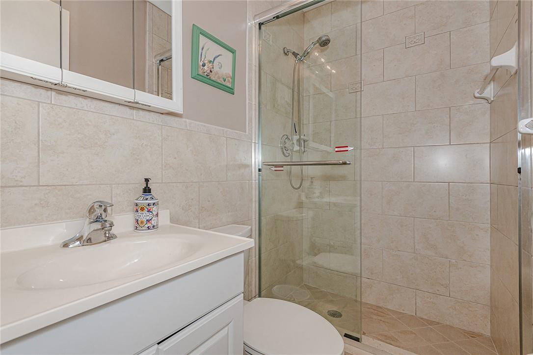 2100 NE 38th St Unit: 208