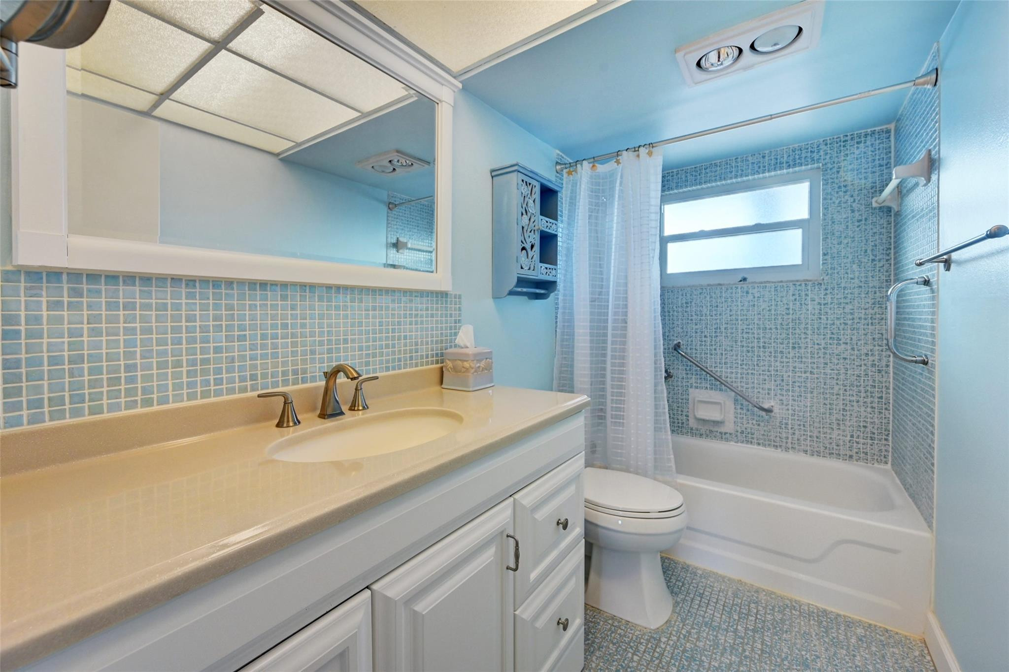 9340 Sunrise Lakes Blvd Unit: 208