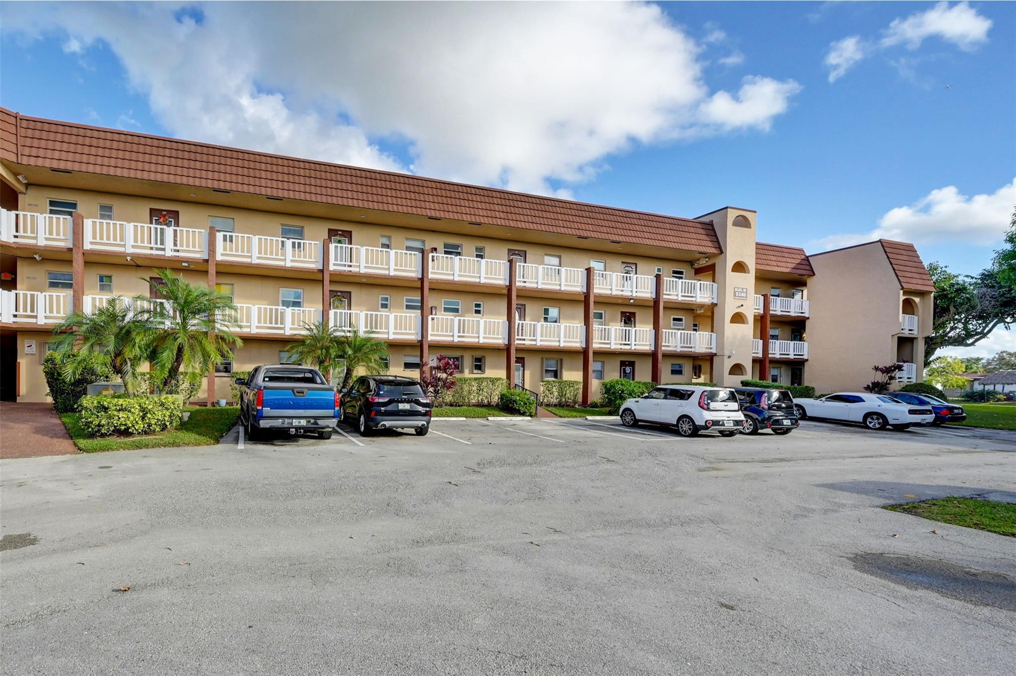 9340 Sunrise Lakes Blvd Unit: 208