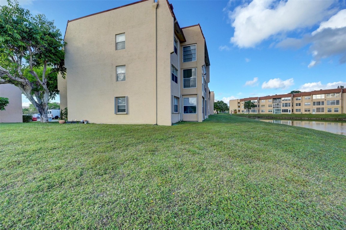 9340 Sunrise Lakes Blvd Unit: 208