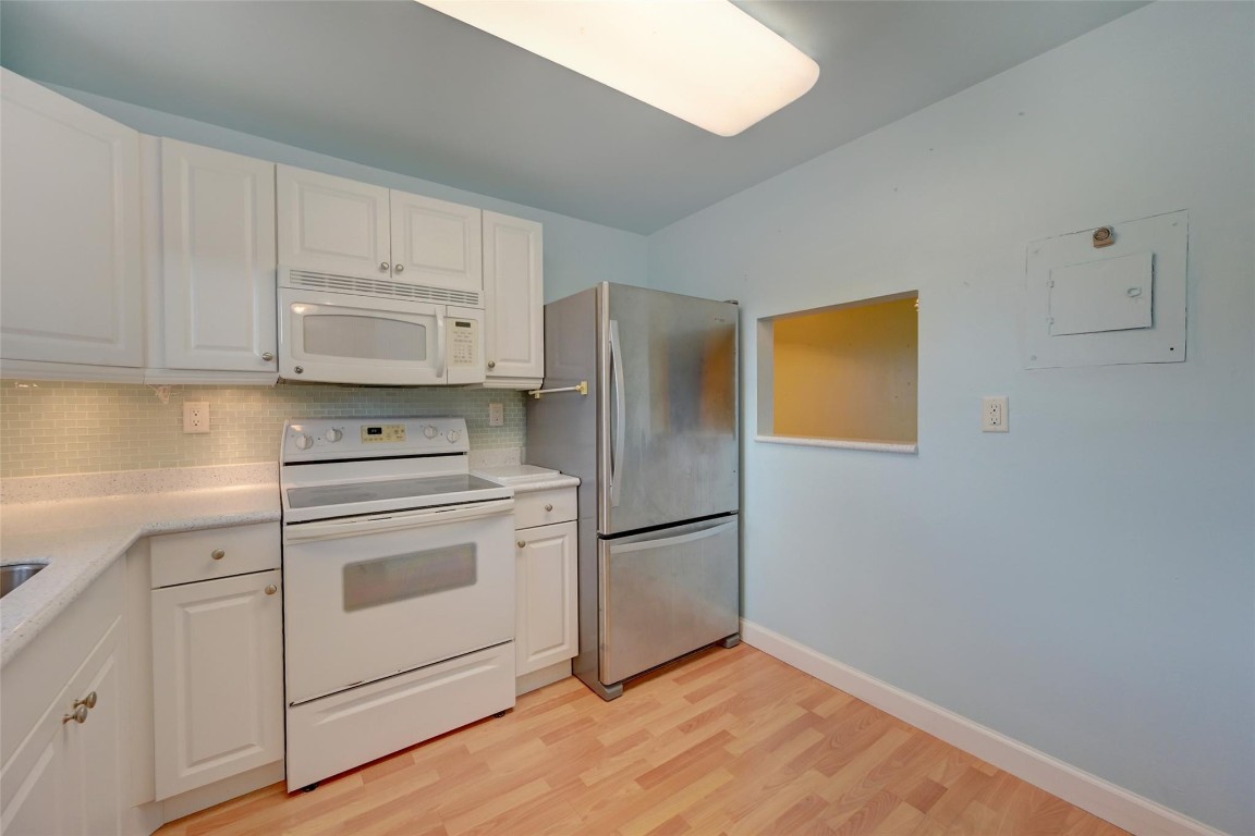 9340 Sunrise Lakes Blvd Unit: 208