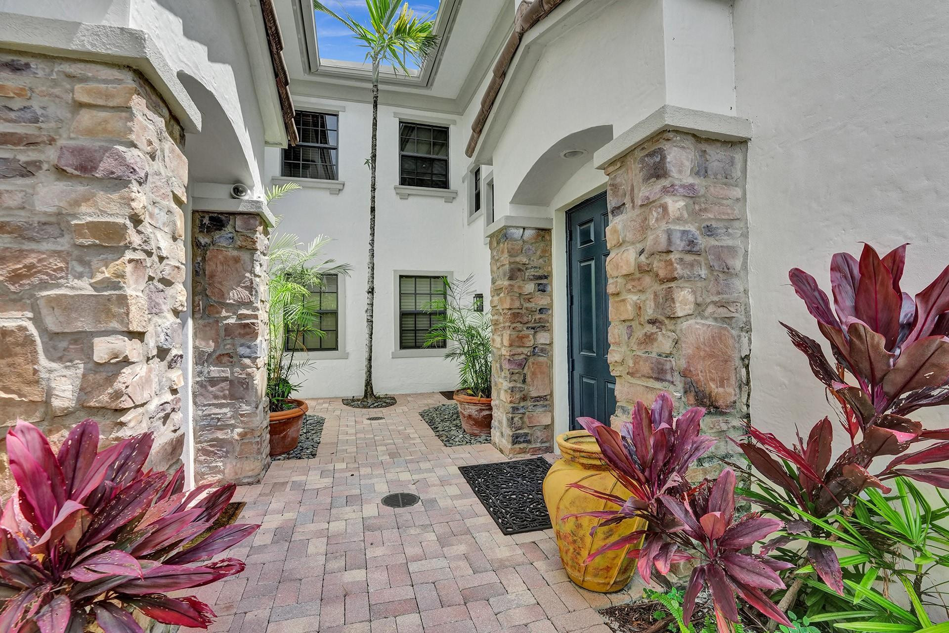 7667 Old Thyme Ct Unit: 7667