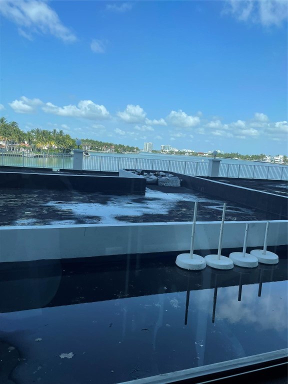 6770 Indian Creek Dr Unit: 4C