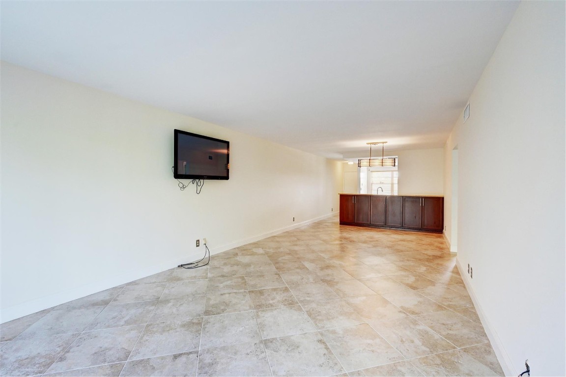 2502 Antigua Ter Unit: E3