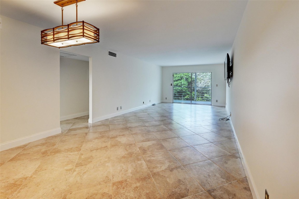 2502 Antigua Ter Unit: E3