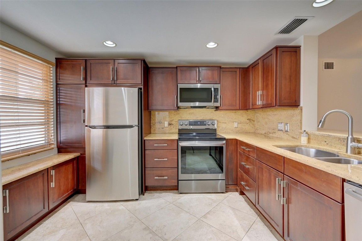 2502 Antigua Ter Unit: E3