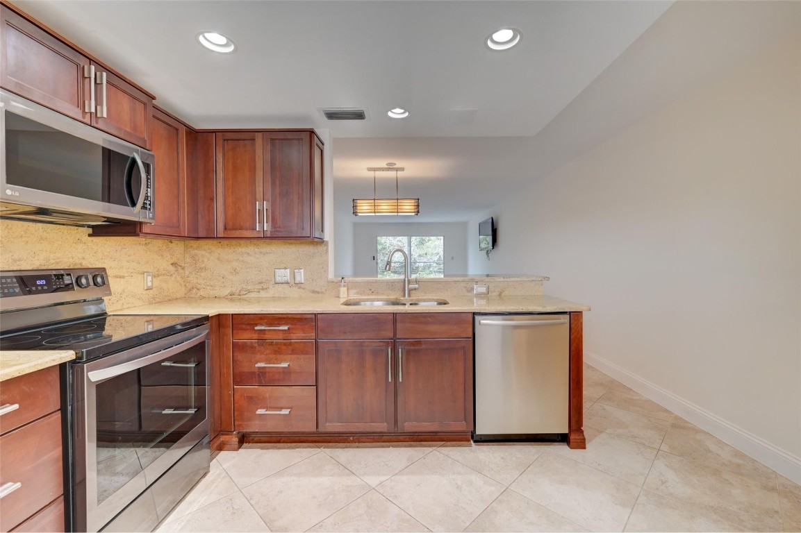 2502 Antigua Ter Unit: E3