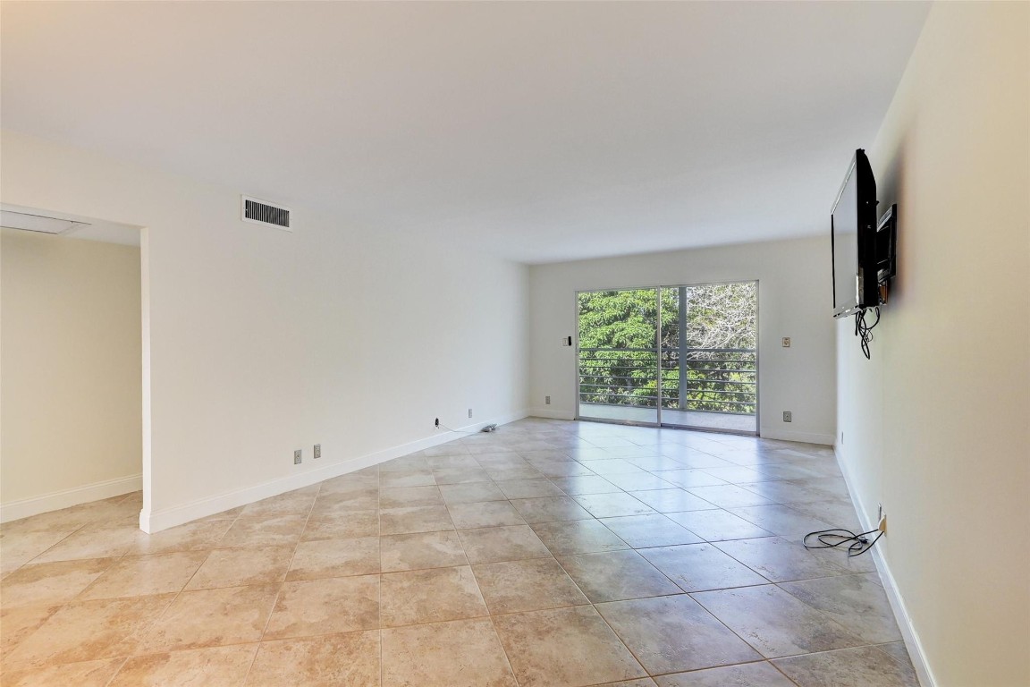 2502 Antigua Ter Unit: E3