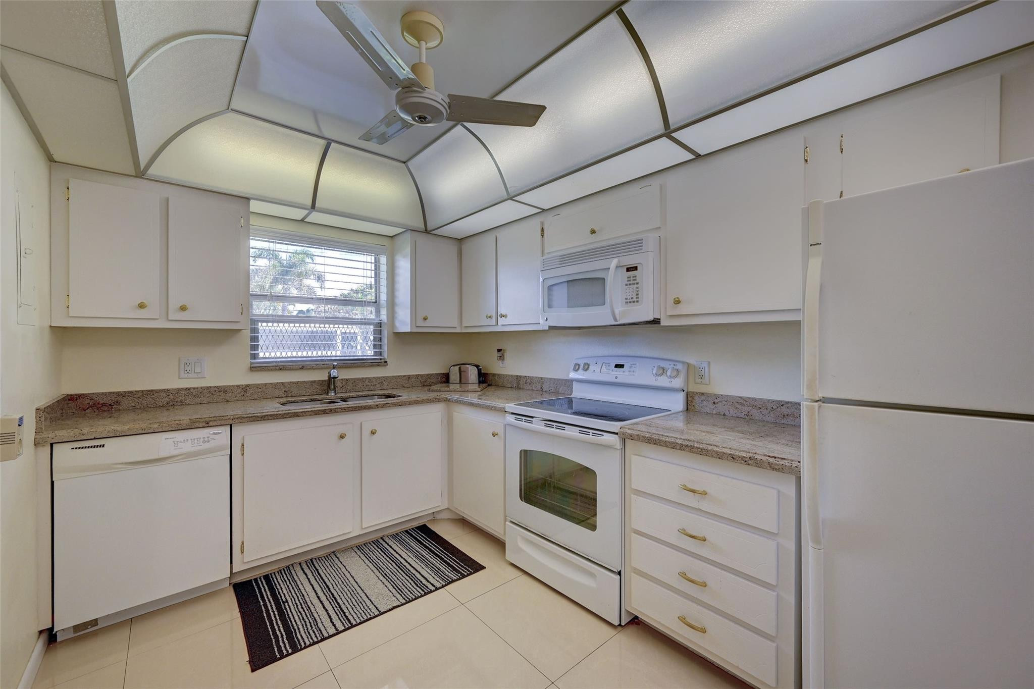 700 SE 6 Ave Unit: 105