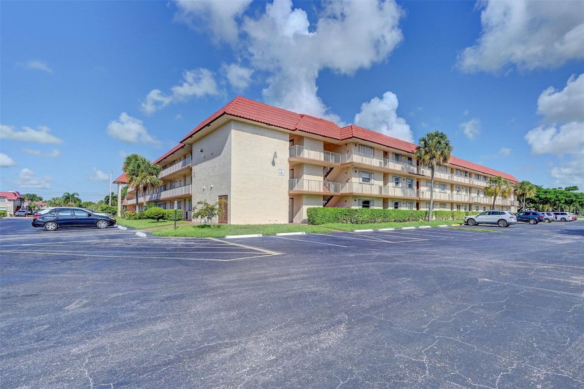 700 SE 6 Ave Unit: 105