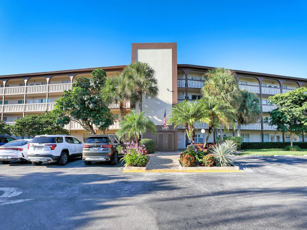 3203 Portofino Pt Unit: H2