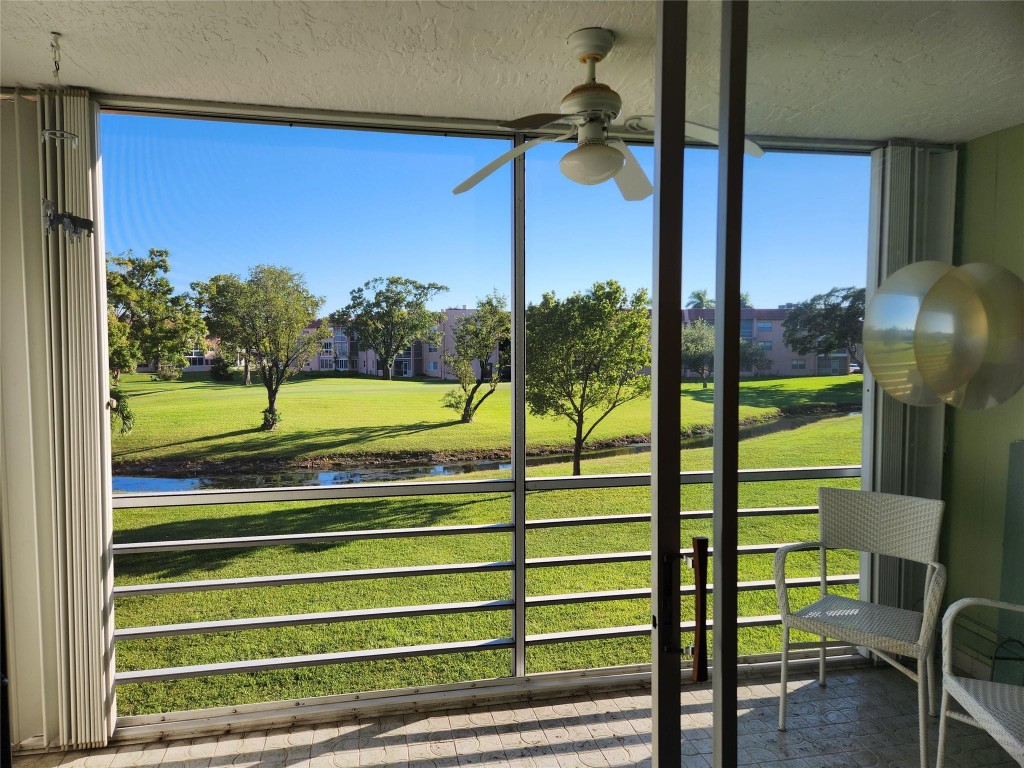 9481 Sunrise Lakes Blvd Unit: 204