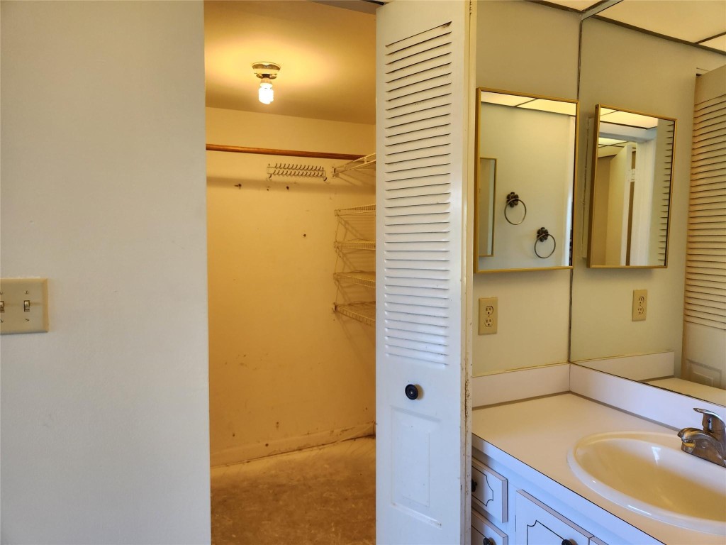 9481 Sunrise Lakes Blvd Unit: 204