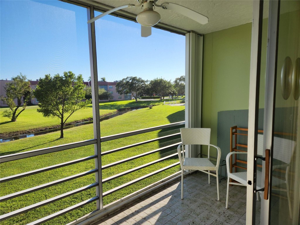 9481 Sunrise Lakes Blvd Unit: 204