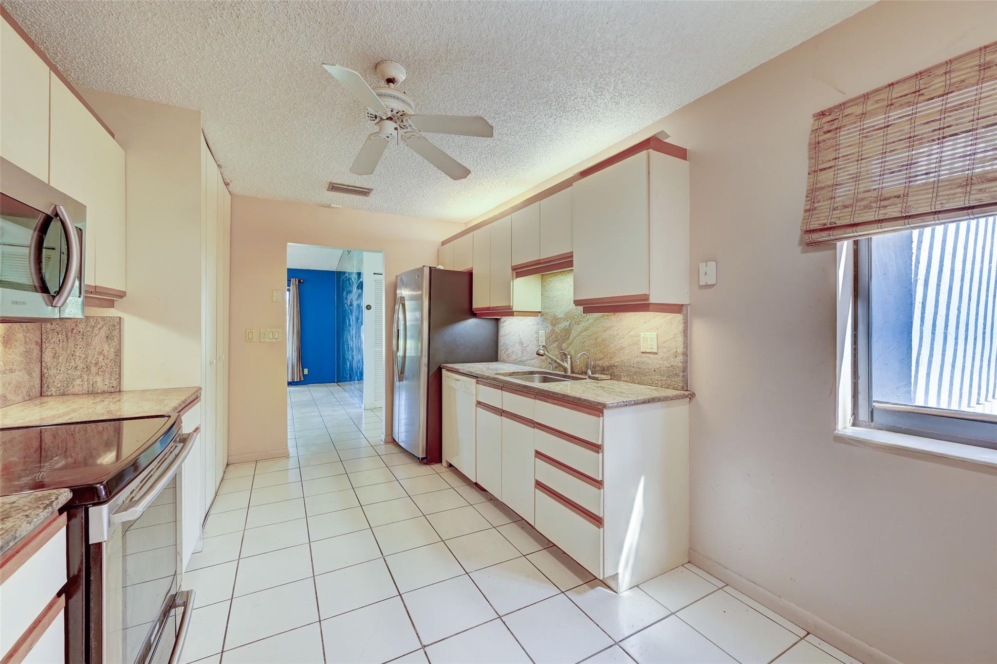 2677 Aloe Ave