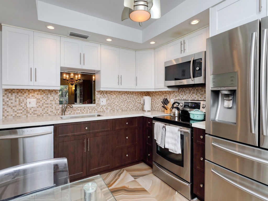 2502 ANTIGUA Unit: D2