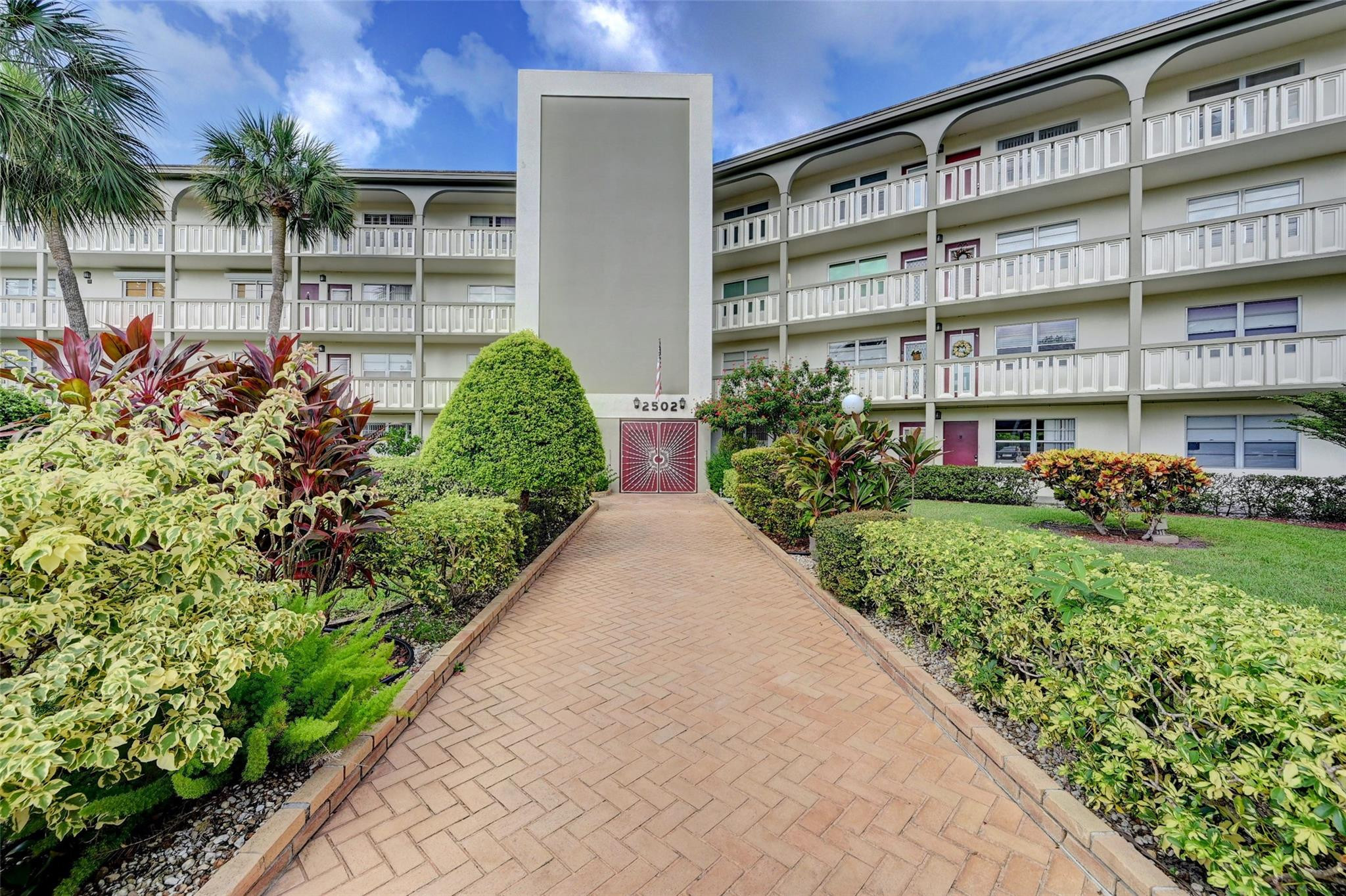 2502 ANTIGUA Unit: D2