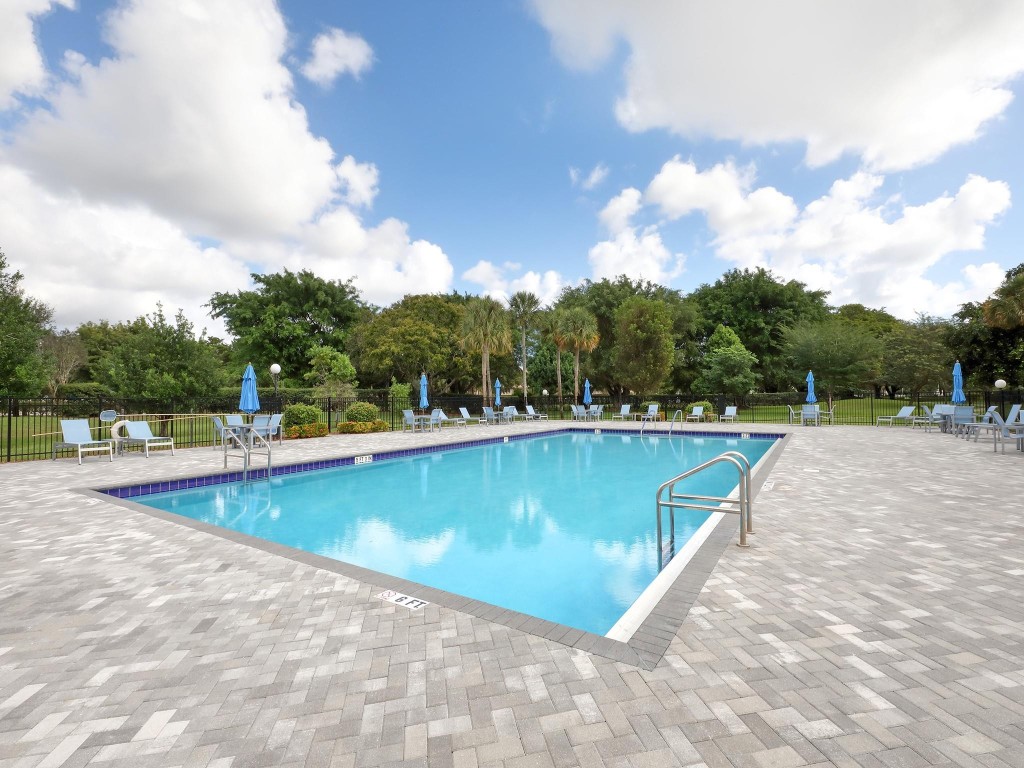 2502 ANTIGUA Unit: D2