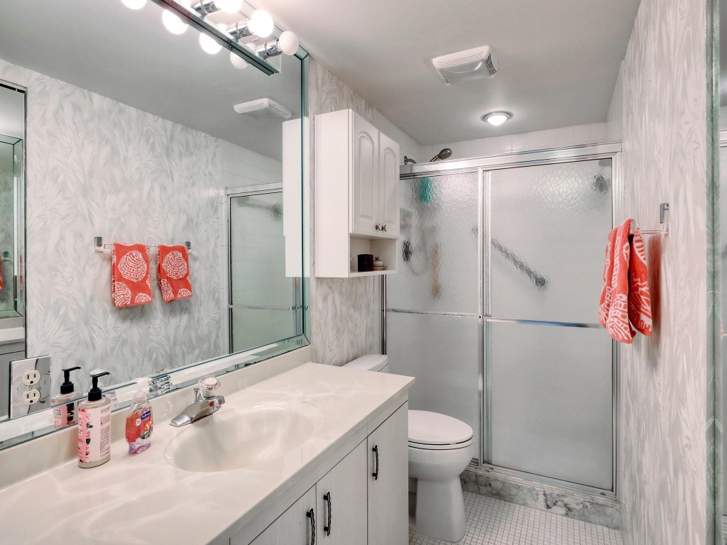 2502 ANTIGUA Unit: D2