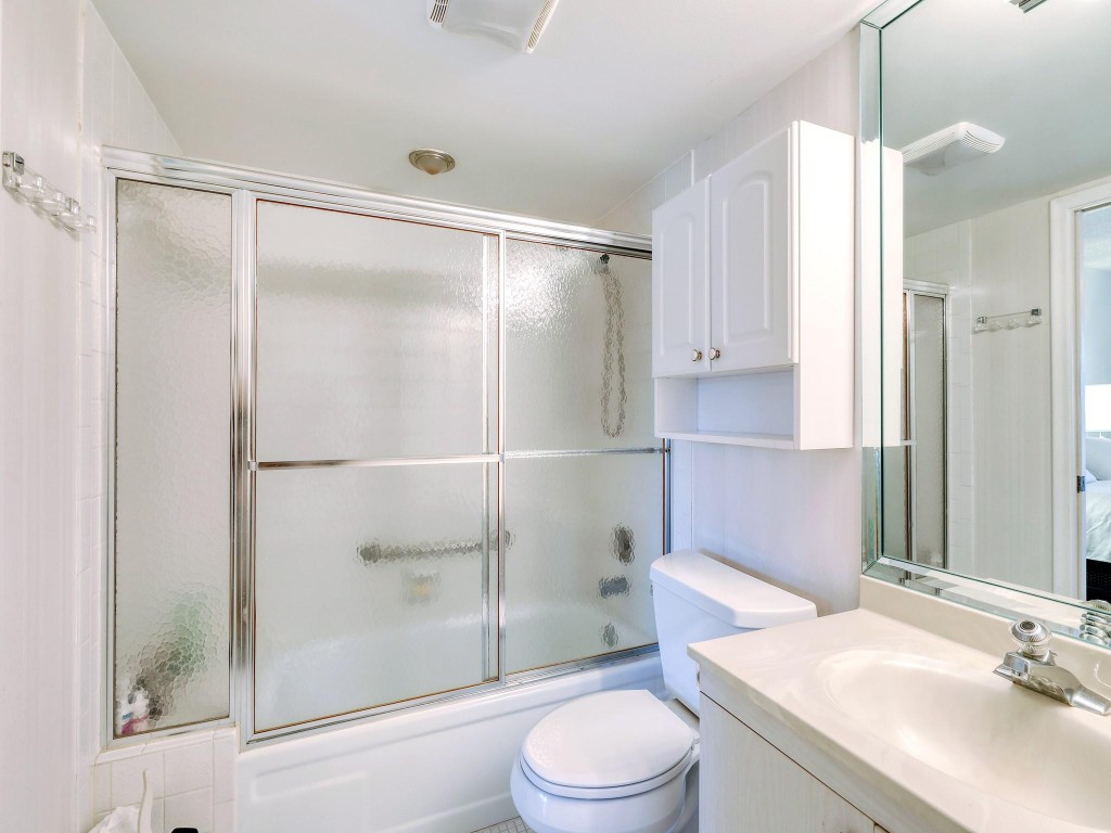 2502 ANTIGUA Unit: D2