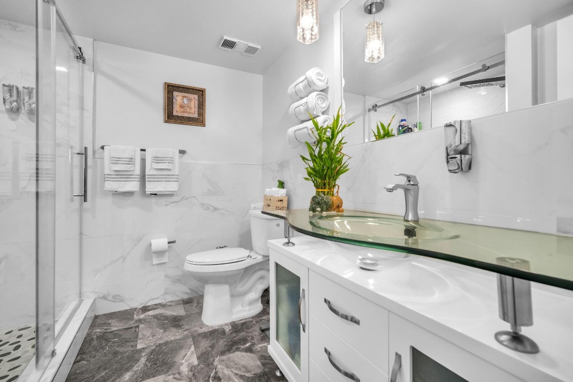 6463 La Costa Dr Unit: 604