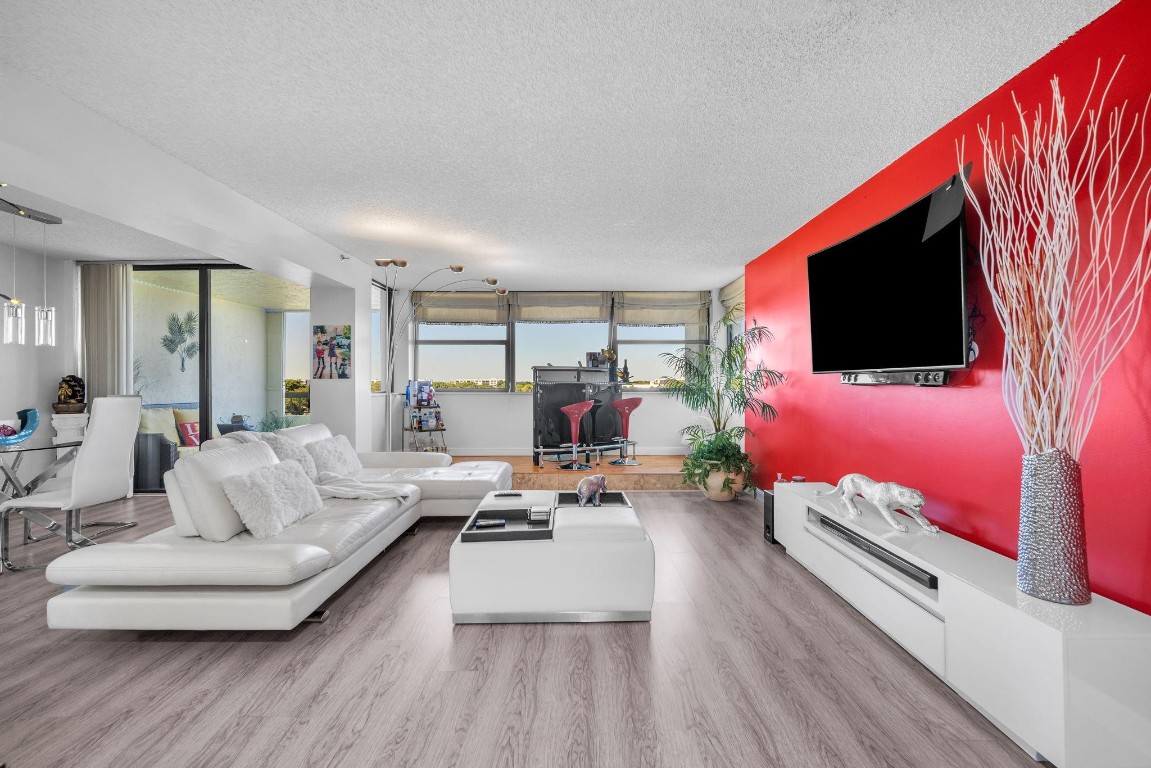 6463 La Costa Dr Unit: 604