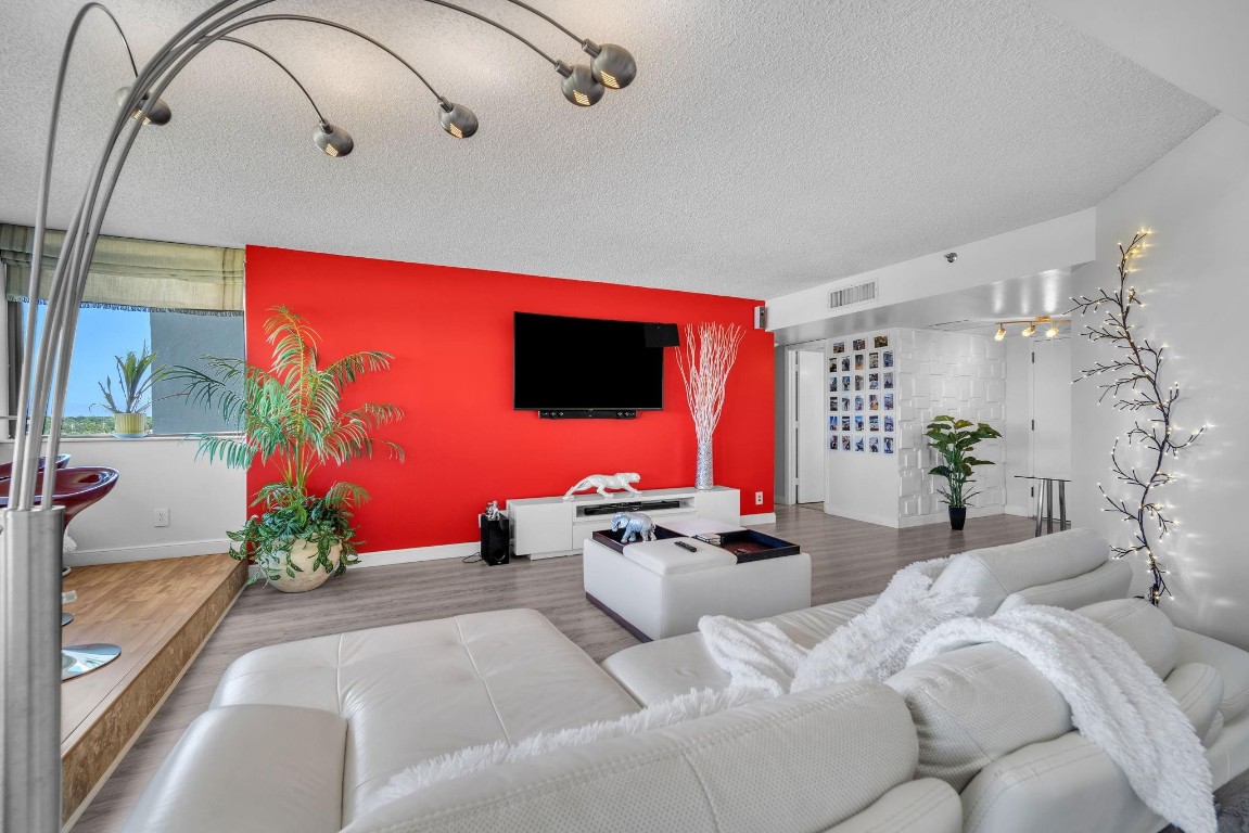 6463 La Costa Dr Unit: 604