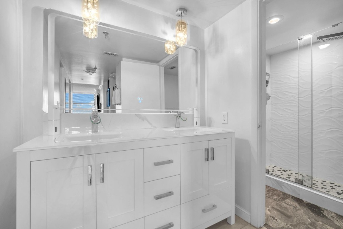 6463 La Costa Dr Unit: 604