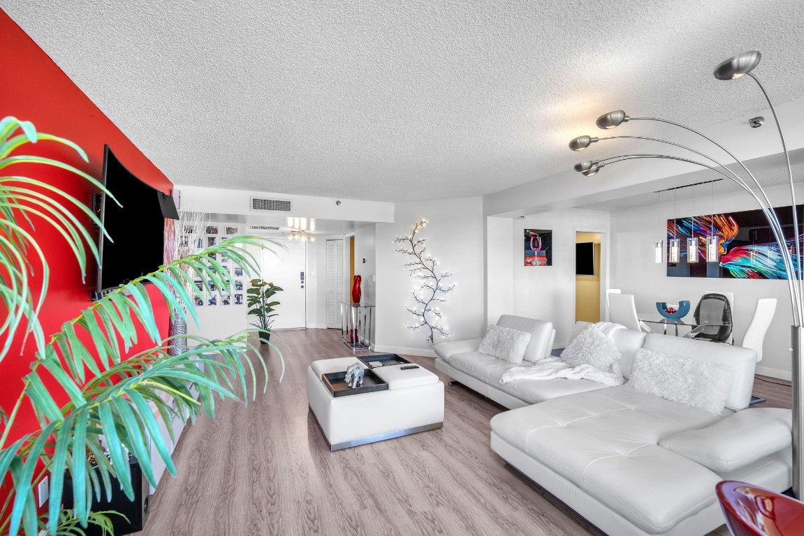 6463 La Costa Dr Unit: 604