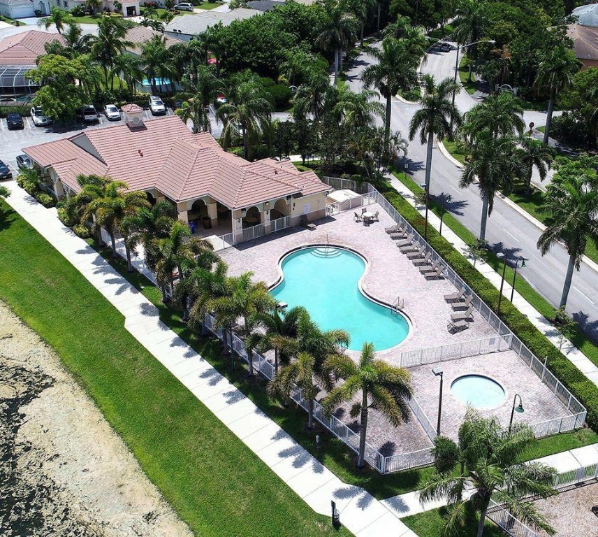 4741 SW 12th Place, Deerfield Beach