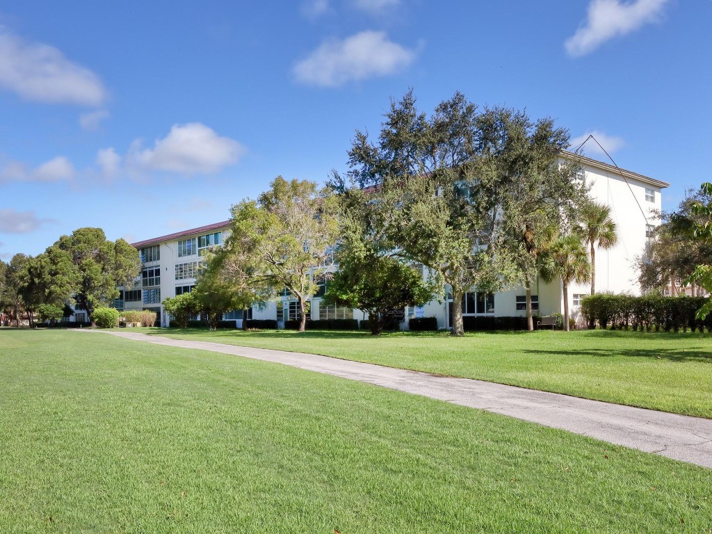 3401 BIMINI LN Unit: F2