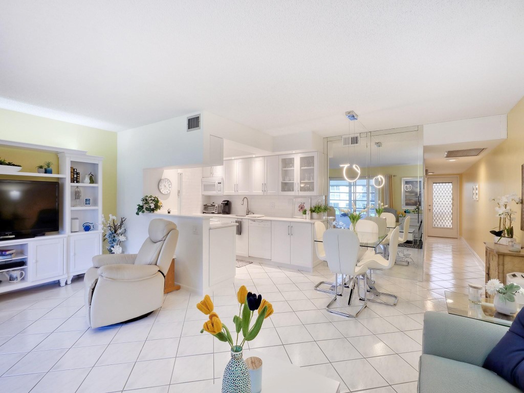 3401 BIMINI LN Unit: F2