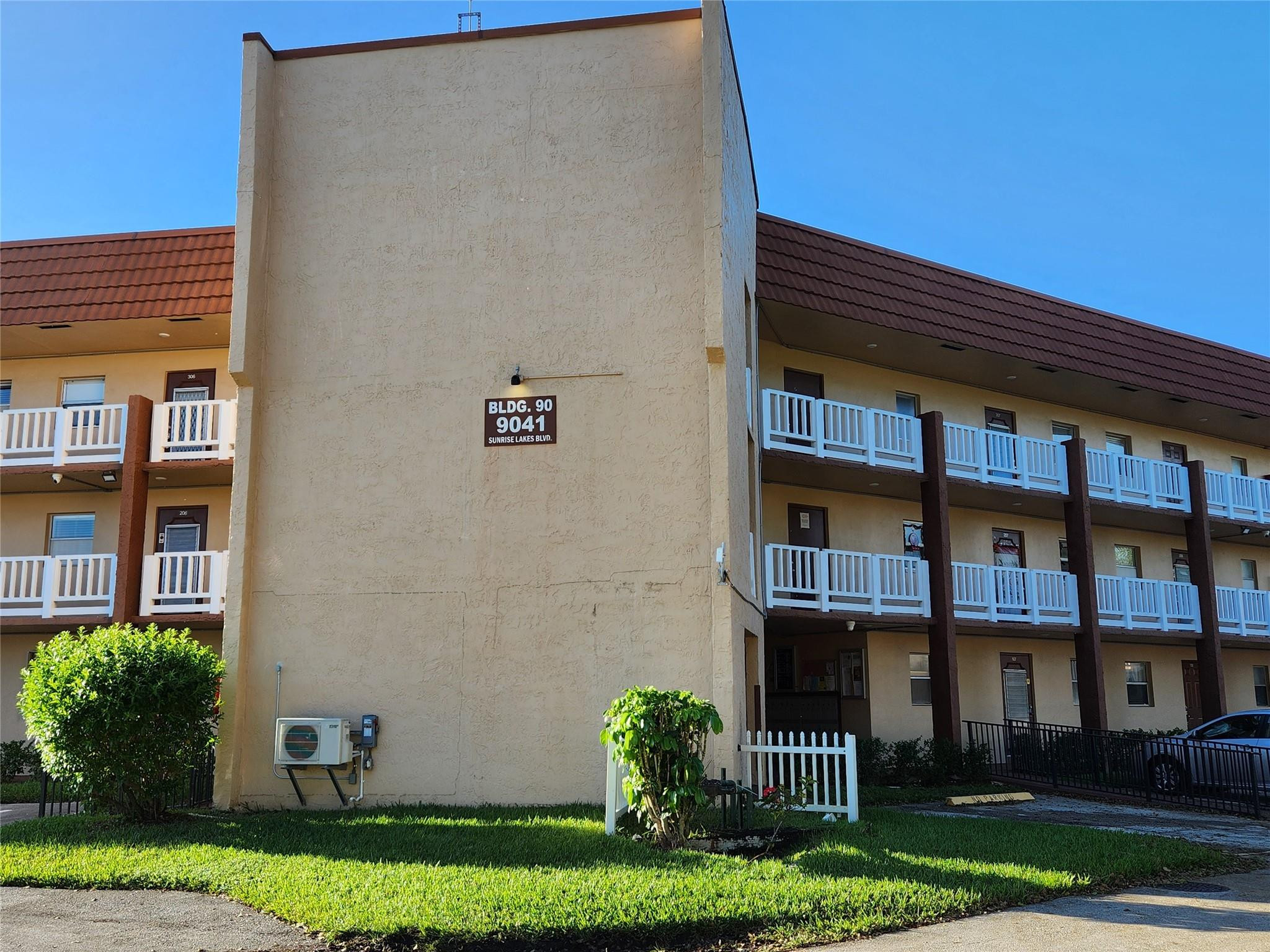 9041 Sunrise Lakes Blvd Unit: 110