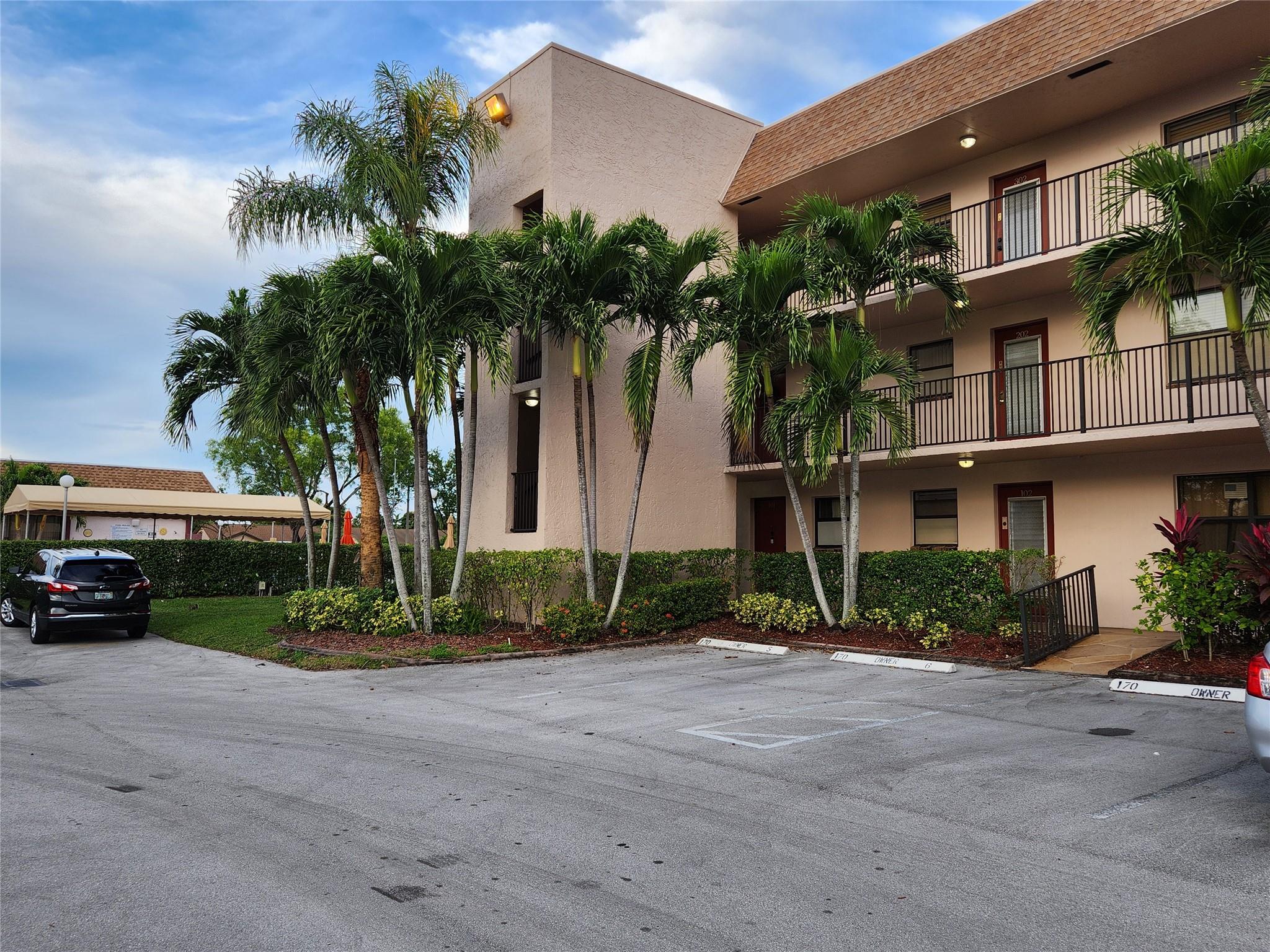 10180 NW 30th Ct Unit: 101