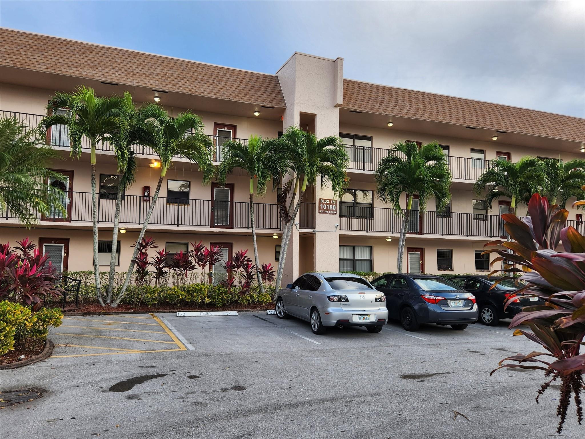 10180 NW 30th Ct Unit: 101