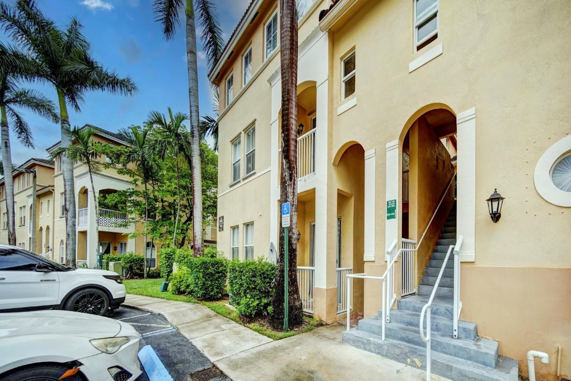 4361 SW 160th Ave Unit: 100