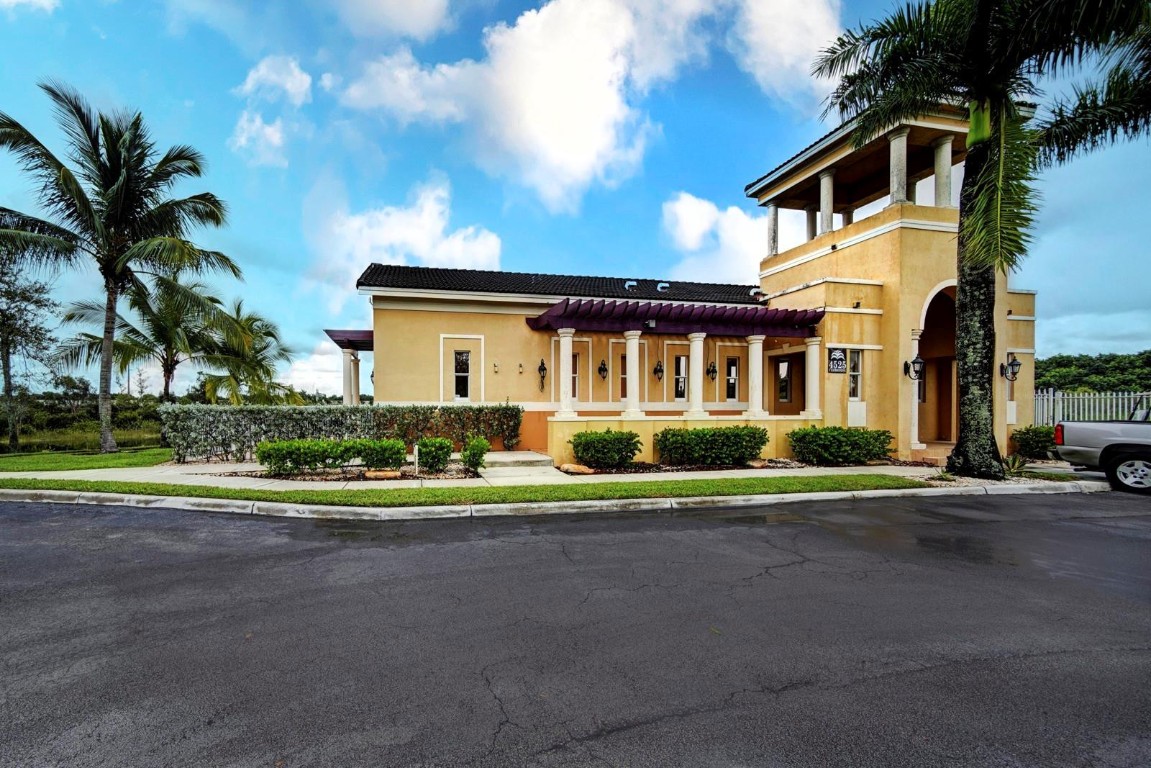 4361 SW 160th Ave Unit: 100